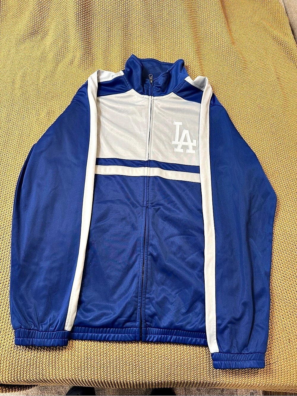 G-III Sports by Carl Banks MLB Genuine Merchandise LA Dodgers track jacket Color